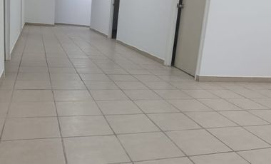 PROPIEDAD EN RENTA CON 6 CUBICULOS, PRIVADOS, EXELENTE PARA OFICINAS, CALL CENTER, ESCUELAS