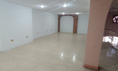 PROPIEDAD EN RENTA CON 6 CUBICULOS, PRIVADOS, EXELENTE PARA OFICINAS, CALL CENTER, ESCUELAS
