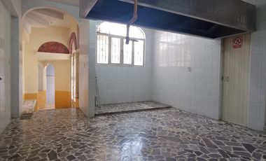 PROPIEDAD EN RENTA CON 6 CUBICULOS, PRIVADOS, EXELENTE PARA OFICINAS, CALL CENTER, ESCUELAS