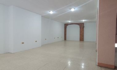 PROPIEDAD EN RENTA CON 6 CUBICULOS, PRIVADOS, EXELENTE PARA OFICINAS, CALL CENTER, ESCUELAS