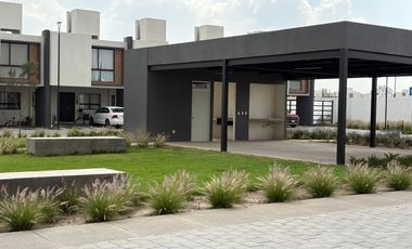 Comoda casa nueva en Aurea Residencial Toluca zona Santin aeropuerto