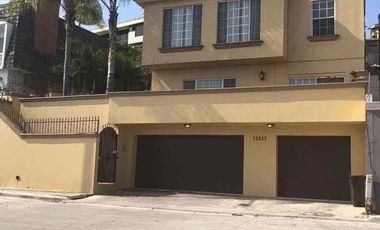 RENTO majuestuosa casa en zona dorada