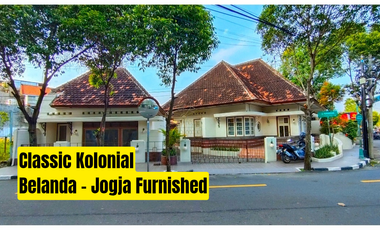 Rumah Kolonial Belanda Jogja Tepi Jalan Raya