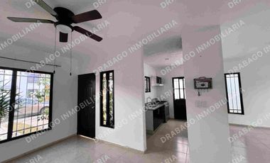 Casa en renta en privada con seguridad en Gran Santa Fe