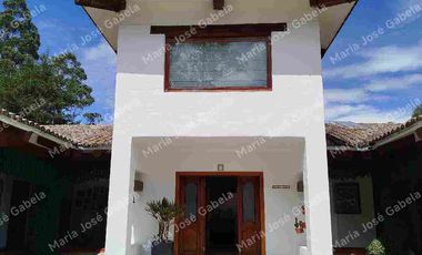 EN VENTA CASA DE LUJO DE 1 PLANTA, DE 4 DORMOTORIOS Y UNA SUITE  CON ESTUDIO, EN PIFO, A 5MIN DE LA RUTA VIVA