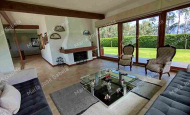 EN VENTA CASA DE LUJO DE 1 PLANTA, DE 4 DORMOTORIOS Y UNA SUITE  CON ESTUDIO, EN PIFO, A 5MIN DE LA RUTA VIVA