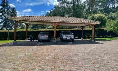 EN VENTA CASA DE LUJO DE 1 PLANTA, DE 4 DORMOTORIOS Y UNA SUITE  CON ESTUDIO, EN PIFO, A 5MIN DE LA RUTA VIVA