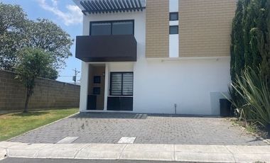 Linda casa en renta en Vista Bosques