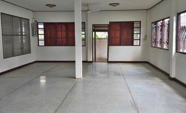 A1-0083 ขายบ้านครึ่งตึกครึ่งไม้ ตำบลบก อำเภอโนนคูณ ศรีสะเกษ (โปรโมชั่นจนถึงวันที่ 31 พฤษภาคม 2568)
