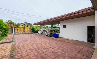 Urgent Sale! Spacious 3-Storey House with Private Pool on 1,424 sq.m. Land in the Heart of Khu Khot  3 Floors | 7 Bedrooms | 7 Parking Spaces