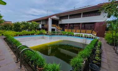 Urgent Sale! Spacious 3-Storey House with Private Pool on 1,424 sq.m. Land in the Heart of Khu Khot  3 Floors | 7 Bedrooms | 7 Parking Spaces