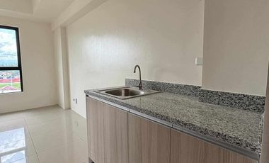 CASA MIRA TOWERS DAVAO - Top Floor Studio Unit