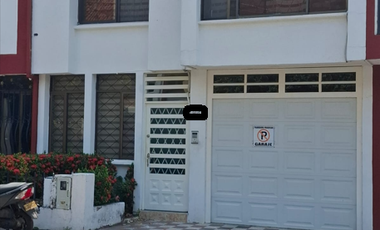 SE VENDE CASA UNIFAMILIAR CONJUNTO EL HOBO CERCA A UNICENTRO