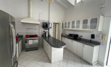 vendo hermosa casa un solo piso circunvalacion golf los incas Surco