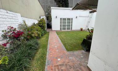 vendo hermosa casa un solo piso circunvalacion golf los incas Surco