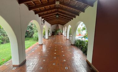 vendo hermosa casa un solo piso circunvalacion golf los incas Surco