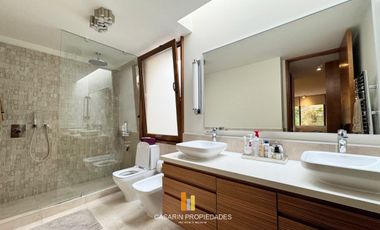 Casa en venta, Camino Real. Mediterránea en condominio interior. Colegio Everest, Craighouse, Monte Tabor