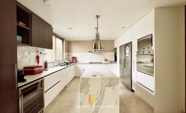 Casa en venta, Camino Real. Mediterránea en condominio interior. Colegio Everest, Craighouse, Monte Tabor