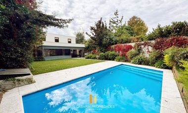 Casa en venta, Camino Real. Mediterránea en condominio interior. Colegio Everest, Craighouse, Monte Tabor