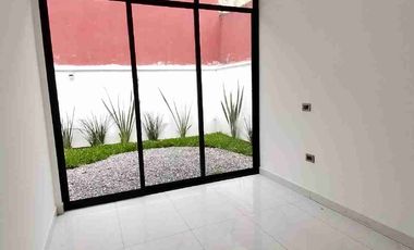 Venta casa con recamara en planta baja