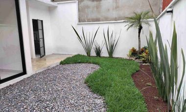 Venta casa con recamara en planta baja