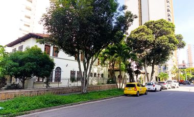 ARRIENDO CASA COMERCIAL EN MEJORAS PUBLICAS