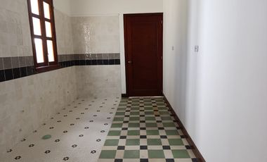 ARRIENDO CASA COMERCIAL EN MEJORAS PUBLICAS