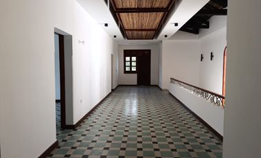 ARRIENDO CASA COMERCIAL EN MEJORAS PUBLICAS