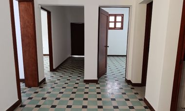 ARRIENDO CASA COMERCIAL EN MEJORAS PUBLICAS