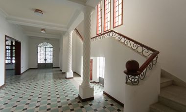 ARRIENDO CASA COMERCIAL EN MEJORAS PUBLICAS