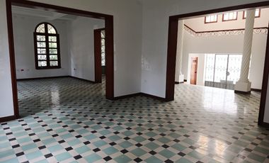 ARRIENDO CASA COMERCIAL EN MEJORAS PUBLICAS