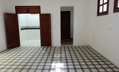 ARRIENDO CASA COMERCIAL EN MEJORAS PUBLICAS