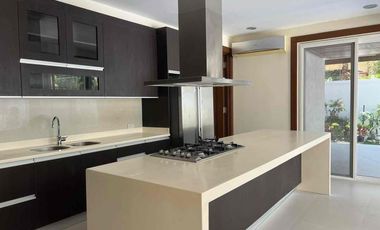 Ayala Alabang Village D5 - House For Sale