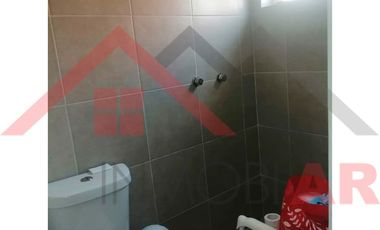 EN VENTA CASA CERCANA DE CENTROS COMERCIALES