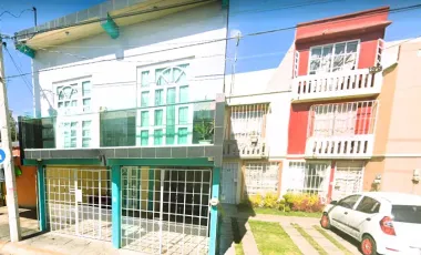 VENTA DE CASA EN SANTIAGO TEYAHUALCO EN HACIENDA DEL JARDIN