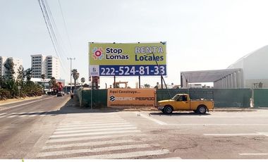 Locales en renta - Plaza Stop Lomas - acceso periférico