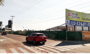Locales en renta - Plaza Stop Lomas - acceso periférico