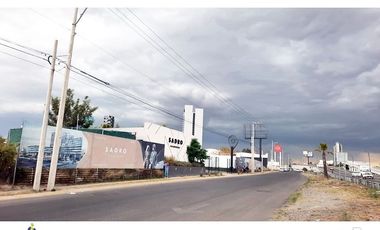 Locales en renta - Plaza Stop Lomas - acceso periférico