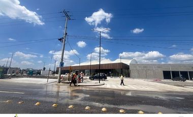 Locales en renta - Plaza Stop Lomas - acceso periférico