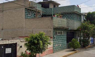 Venta de casa en San Juan Ixtacala, Atizapán !Adquiérela a buen costo!