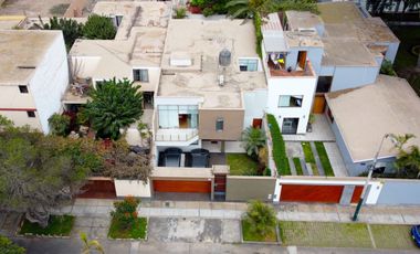 VENTA DE CASA EN URB. LAS MAGNOLIAS SURCO