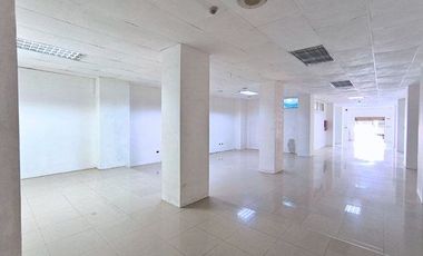 Se renta local comercial en el Centro de Machala