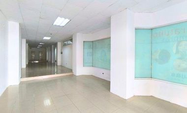 Se renta local comercial en el Centro de Machala