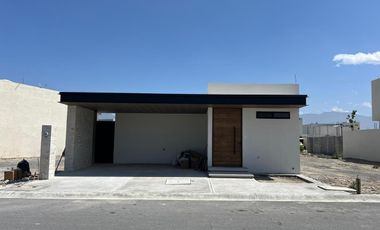 CASA  DE UNA PLANTA EN VENTA NUEVA AL NORTE DE LA CIUDAD
