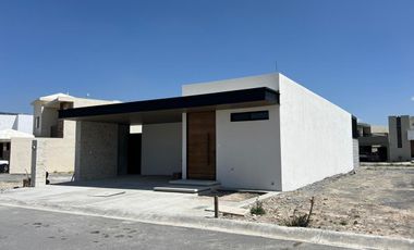 CASA  DE UNA PLANTA EN VENTA NUEVA AL NORTE DE LA CIUDAD