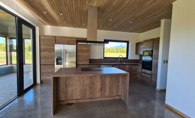ARRIENDO CASA A ESTRENAR