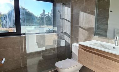 ARRIENDO CASA A ESTRENAR