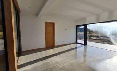 ARRIENDO CASA A ESTRENAR