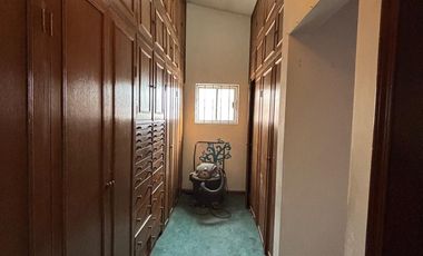 CAMPANARIO OPORTUNIDAD CASA EN DESNIVELES CON ALBERCA ABAJO VALOR DE AVALUO