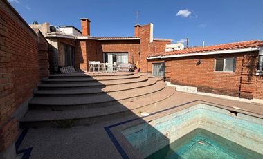 CAMPANARIO OPORTUNIDAD CASA EN DESNIVELES CON ALBERCA ABAJO VALOR DE AVALUO